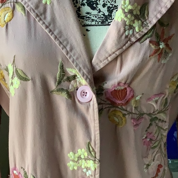 Johnny was duster, jacket pink with intricate embroidery - Picture 2 of 7